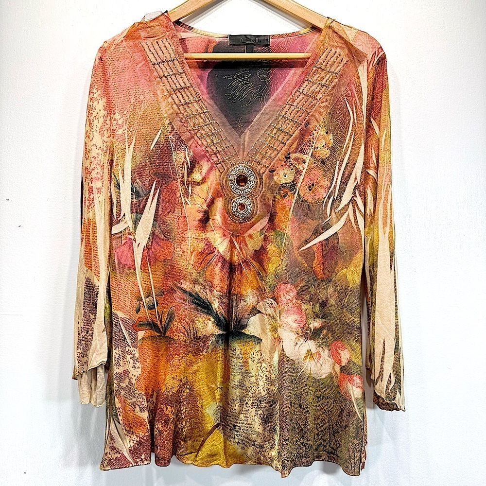 3/4 Sleeve Floral Print Top w Mesh Trimmed V Neckline & Beaded Medallions Bleu